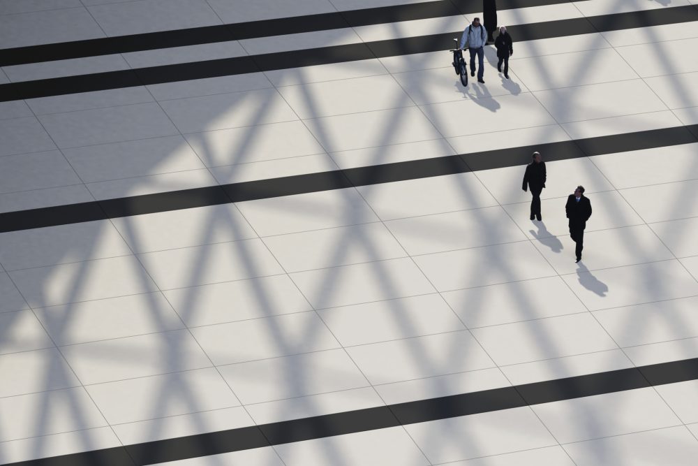 Lifestyle image for Ariostea Ultra Iridium Bianco - 1500 x 3000 x 6 mm