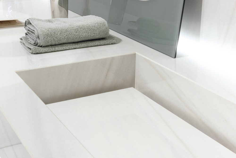 Additional lifestyle image for Ariostea Ultra Marmi Bianco Covelano - 750 x 1500  x 6 mm