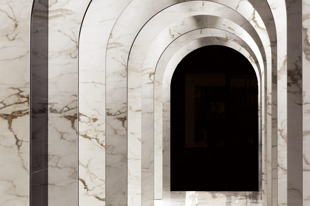 Additional lifestyle image for Ariostea Ultra Marmi Calacatta Macchia Vecchia Bookmatched Block B - 1500 x 3000 x 6 mm