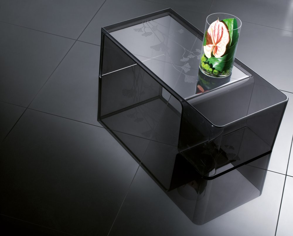 Additional lifestyle image for Ariostea Ultra Iridium Nero - 1500 x 1500  x 6 mm