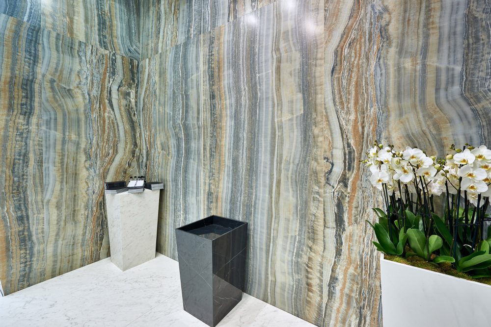 Additional lifestyle image for Ariostea Ultra Onici Grey Onyx Vein Cut - 1500 x 1500  x 6 mm