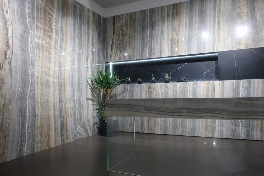 Additional lifestyle image for Ariostea Ultra Onici Grey Onyx Vein Cut - 1500 x 3000  x 6 mm