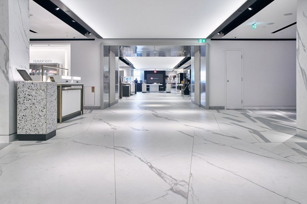 Additional lifestyle image for Ariostea Ultra Marmi Statuario - 750 x 1500  x 6 mm