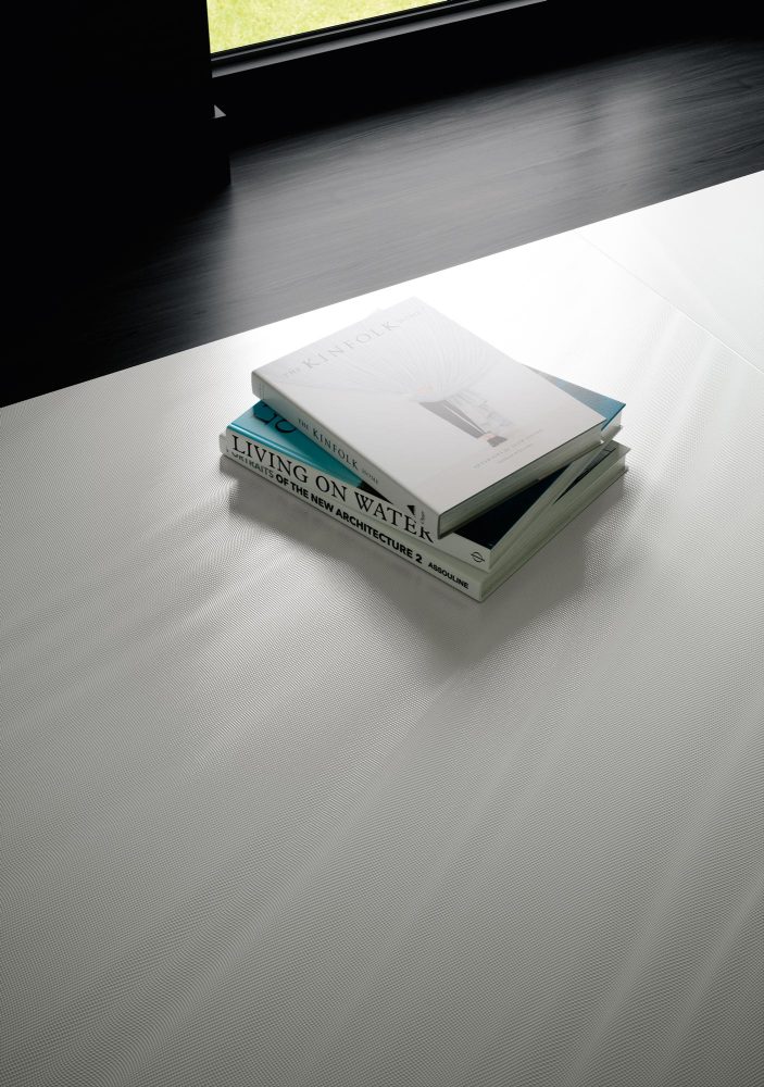 Lifestyle image for Ariostea Ultra Luce Pearl - 1000 x 3000 x 6 mm